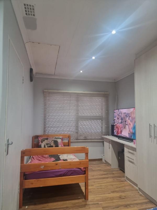 2 Bedroom Property for Sale in Rondevlei Park Western Cape